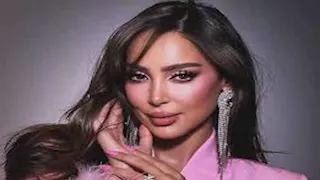 حجاب وفستان أنيق.. بسمة بوسيل بلوك جذاب