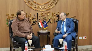 رئيس هيئة الدواء يبحث مع محمد أبو العينين فرص الاستثمار بقطاع الأدوية