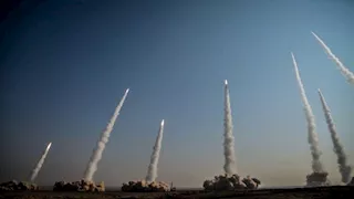 "غطاء لهجوم جديد".. إسرائيل تحذّر أمريكا من مناورات إيران الصاروخية