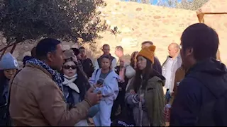 سانت كاترين تستقبل آلاف السياح لزيارة جبل موسى والدير التاريخي (صور)