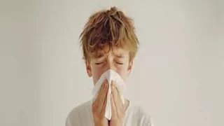 أعراض الإنفلونزا الخطرة لدى الأطفال.. متى تقلق؟