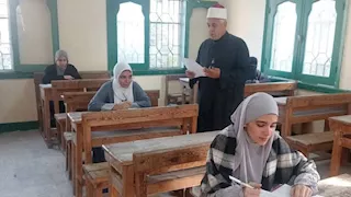 رئيس الإدارة الأزهرية بالقليوبية يتفقد لجان امتحانات النقل