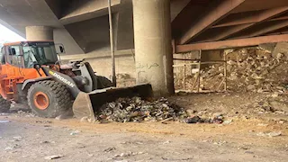 لتنفيذ خطة تطوير الطريق الدائري.. بدء تجريد ورفع المخلفات بأنفاق الجيزة