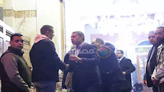 نجوم الفن يقدمون واجب العزاء لـ أحمد الفيشاوي في والدته سمية الألفي