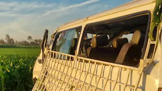 7 مصابين في انقلاب ميكروباص على طريق "قاي-اهناسيا" ببني سويف (صور)