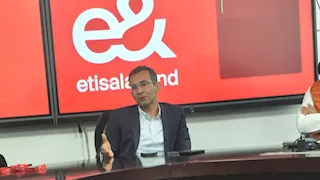 إي آند تترقب موافقة الرقابة المالية للحصول على رخصة خدمة التمويل الاستهلاكي