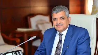 رئيس قناة السويس يكشف تفاصيل عودة الخطوط الملاحية الكبرى