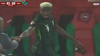 كأس الأمم الأفريقية.. غضب أوسيمين بعد استبداله في مباراة نيجيريا وتنزانيا