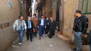 تحرك ميداني لرئيس مياه القليوبية لإنهاء أزمات الصرف الصحي بقرية الشموت