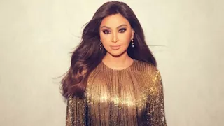 خطفت الأنظار بالأحمر الناري.. إليسا بفستان قصير وجريء