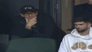 زيدان يتواجد في مدرجات مباراة الجزائر والسودان لدعم نجله (صور)