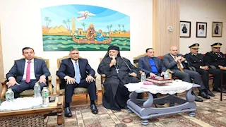 محافظ الجيزة يزور الكنيسة الكاثوليكية لتبادل التهاني بعيد الميلاد