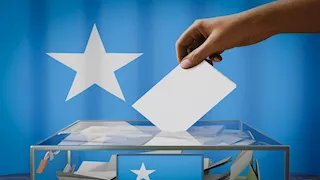 إقبال واسع على أول انتخابات محلية مباشرة منذ نصف قرن في الصومال