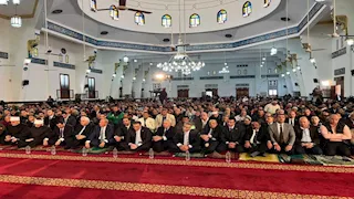 وزير التعليم العالي والأزهري يؤديان صلاة الجمعة بالمسجد العباسي ببورسعيد (فيديو وصور)