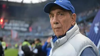 "والده مؤسس أحد الأندية الفرنسية".. وفاة مدرب كوت ديفوار الأسبق 