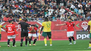 محمد هاني يعتذر بعد طرده أمام جنوب أفريقيا 