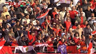 "الزي الفرعوني وعلم المغرب".. 10 صور ترصد الحضور الجماهيري في مباراة مصر وجنوب أفريقيا