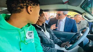 محافظ قنا يشن حملة مفاجئة لمواقف دندرة ونقادة لضبط منظومة النقل (صور)