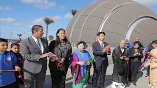 بمشاركة أطفال من اليابان.. مكتبة الإسكندرية تعرض أكبر لوحة مرسومة في العالم (صور)