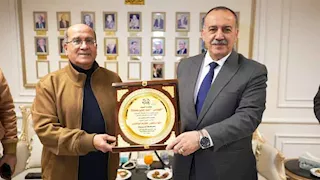 بالصور- محافظ أسيوط يبحث مع رئيس شركة المياه معدلات تنفيذ مشروعات "حياة كريمة"