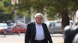 بالصور| راجح داوود وعلي بدرخان يصلان جنازة داوود عبدالسيد