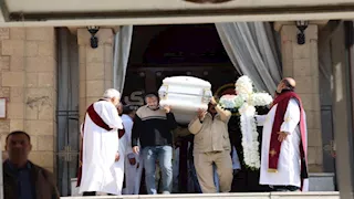 بحضور وزير الثقافة.. 25 صورة لنجوم الفن بجنازة المخرج داوود عبدالسيد