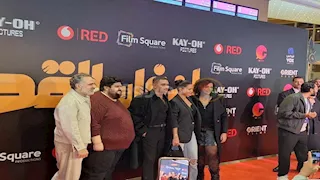 آسر ياسين وأسماء جلال.. 25 صورة من العرض الخاص لفيلم "إن غاب القط"