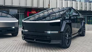 روسيا تحول تسلا  Cybertruck الأمريكية إلى وحش فضائي.. ما القصة؟