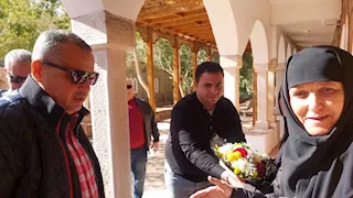 خط مياه وتطوير طريق وادي فيران.. محافظ جنوب سيناء يزور دير السبع بنات