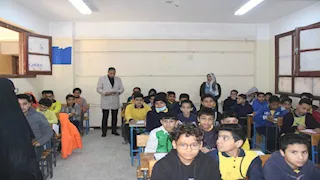 لمتابعة التقييمات النهائية.. مدير تعليم الجيزة يتفقد بعض المدارس 