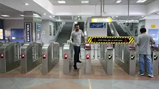 النقل تحذر الركاب من المخاطر الناتجة عن التصرفات الخاطئة بالمترو و LRT
