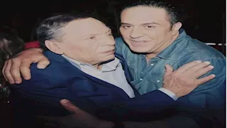 خالد سرحان ينشر صورة له مع عادل إمام والجمهور: "زعيم مصر"