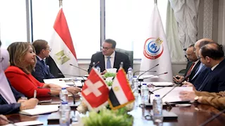 تعاون مصري سويسري بمشروع معالجة النفايات الطبية