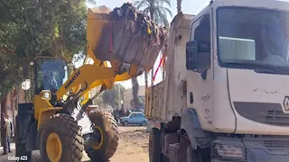  أسيوط تواصل حملات النظافة والتجميل بقرية الواسطى -صور