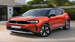 أوبل تطلق سيارتها فرونتيرا الكهربائية ببطارية أكبر للسير 400 كم