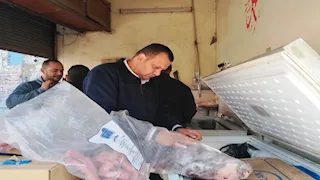 محافظ المنيا يوجّه بتكثيف الرقابة على المخابز والأسواق خلال أعياد رأس السنة 