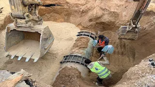 جهاز القاهرة الجديدة يكشف آخر مستجدات إصلاح خط المياه بشارع التسعين