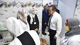 "أعرب عن استيائه".. جولة مفاجئة لوزير الصحة بمستشفى 6 أكتوبر المركزي