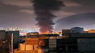 التحالف العربي: نفذنا ضربة استهدفت دعما عسكريا لقوات المجلس الانتقالي بميناء المكلا- صور