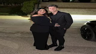 أجمل 25 صورة رومانسية لنجوم الأهلي والزمالك مع زوجاتهم في عام 2025