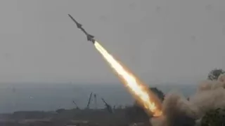 "حزب الله يوجّه صواريخ نحو تل أبيب".. وإسرائيل تتجهز لهجوم في لبنان