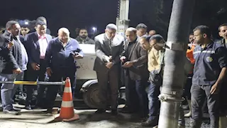 محافظ الجيزة يتفقد أعمال إصلاح الكسر المفاجئ لخط المياه الرئيسي.. صور وفيديو