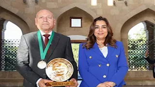 وزيرة التنمية المحلية تهنئ محافظ القاهرة بجائزة أفضل محافظ عربي