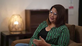 نُقلَت للعناية المركزة.. الكاتبة ميرال الطحاوي تتعرض لحادث سير بأمريكا 