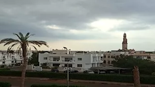 بالصور- أمطار رعدية غزيرة تغمر مدينة شرم الشيخ 