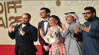 فريق فيلم "سبع قمم" يحتفل بعرضه في مهرجان البحر الأحمر السينمائي 