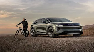 رئيس لوسيد: سنُصنّع السيارة الكهربائية بالكامل داخل السعودية ونُصدرها للعالم