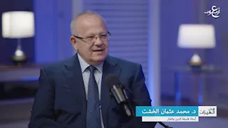 لا بالمنع بل بالنقد.. رئيس جامعة القاهرة السابق يطرح رؤية لتحصين الشباب 