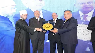 بحضور محلب.. محافظ القاهرة يشهد حفل توزيع جائزة محمد ربيع ناصر للبحث العلمي