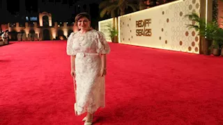 إلهام شاهين تتألق بفستان أبيض في أحدث ظهور بمهرجان البحر الأحمر السينمائي